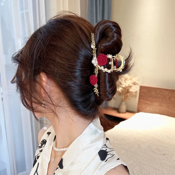 c0c47a4be690e58cba180d403a82f4f0.webp French Romantic Rose Flower Clip Pearl Hair Retro Elegant Large Size